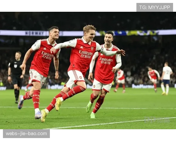 英超战术风格对比研究：从阿森纳体系化控制到利物浦高强度逼抢，多样战术铸就联赛整体强势